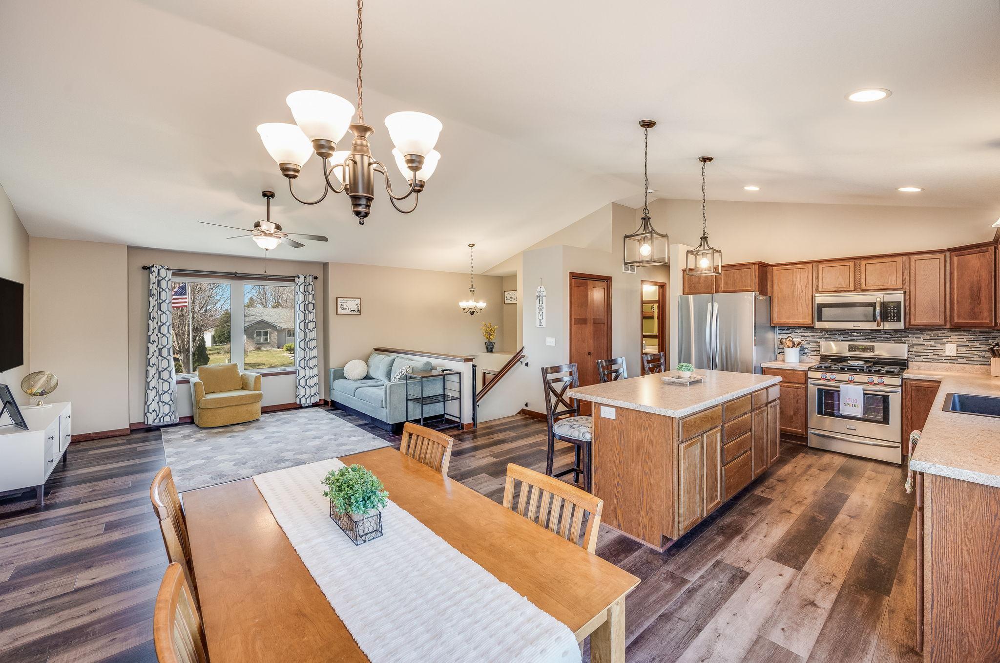 403 Perry Street Eagle Lake, MN 56024 - Photo 5 of 40