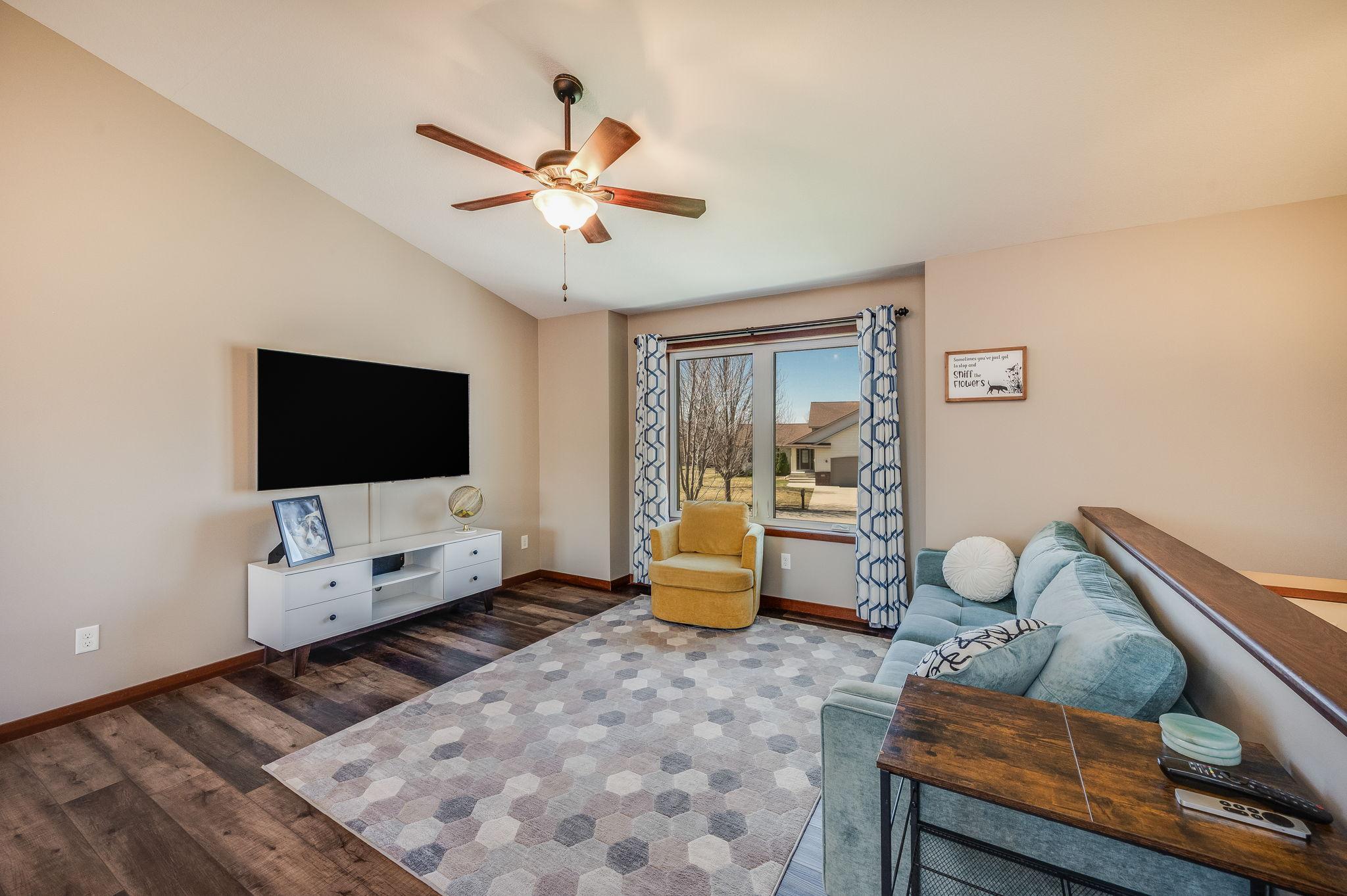 403 Perry Street Eagle Lake, MN 56024 - Photo 6 of 40