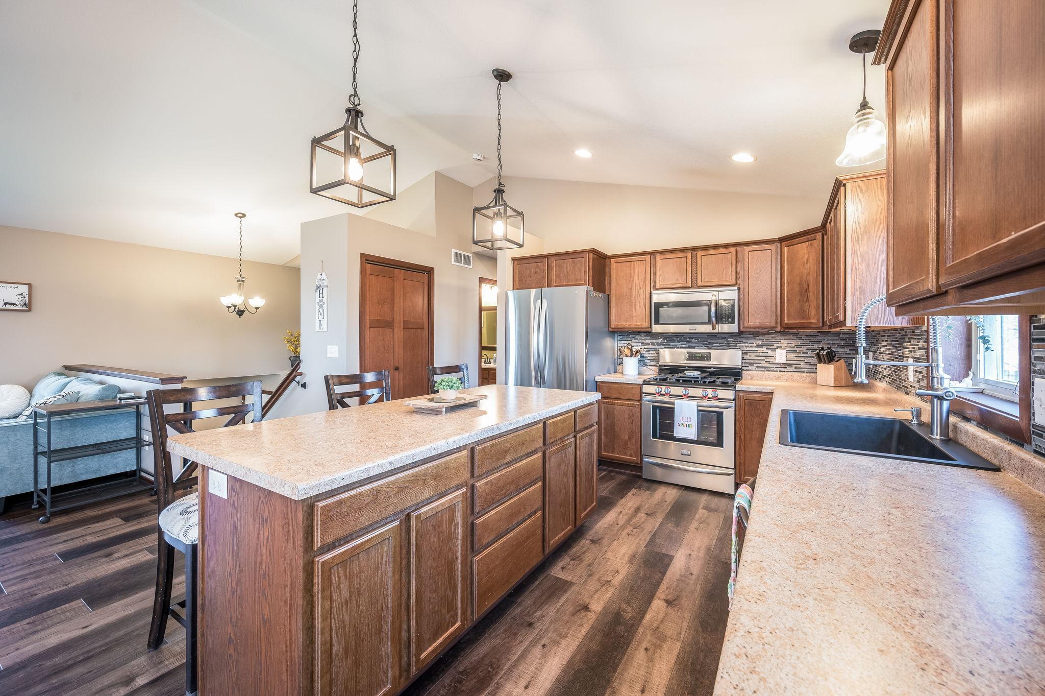 403 Perry Street Eagle Lake, MN 56024 - Photo 10 of 40