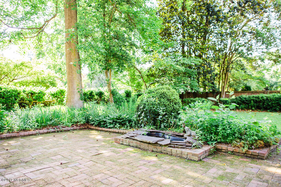 1903 Stanton Road Kinston, NC 28504 - Photo 16 of 23 Patio