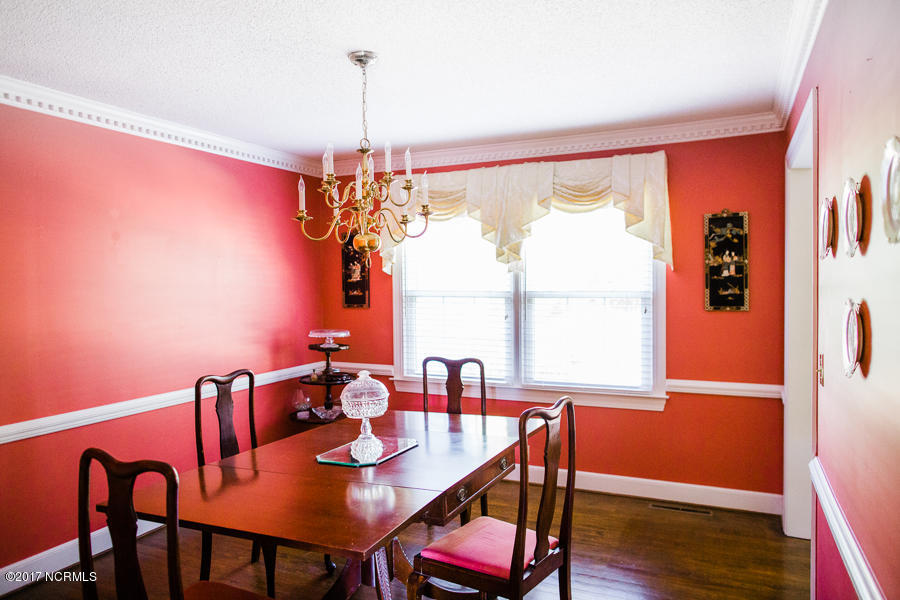 1903 Stanton Road Kinston, NC 28504 - Photo 5 of 23 Dining Room