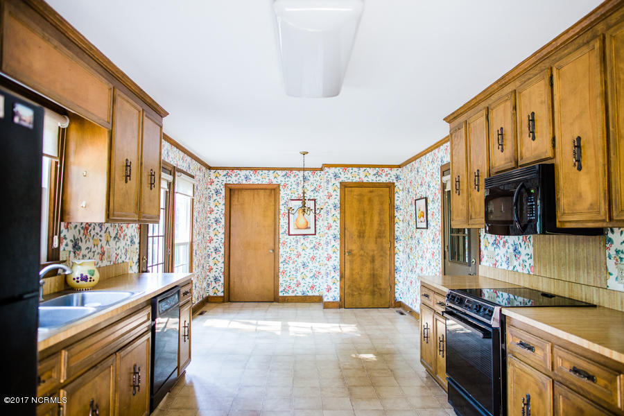 1903 Stanton Road Kinston, NC 28504 - Photo 7 of 23 1903 Stanton-15
