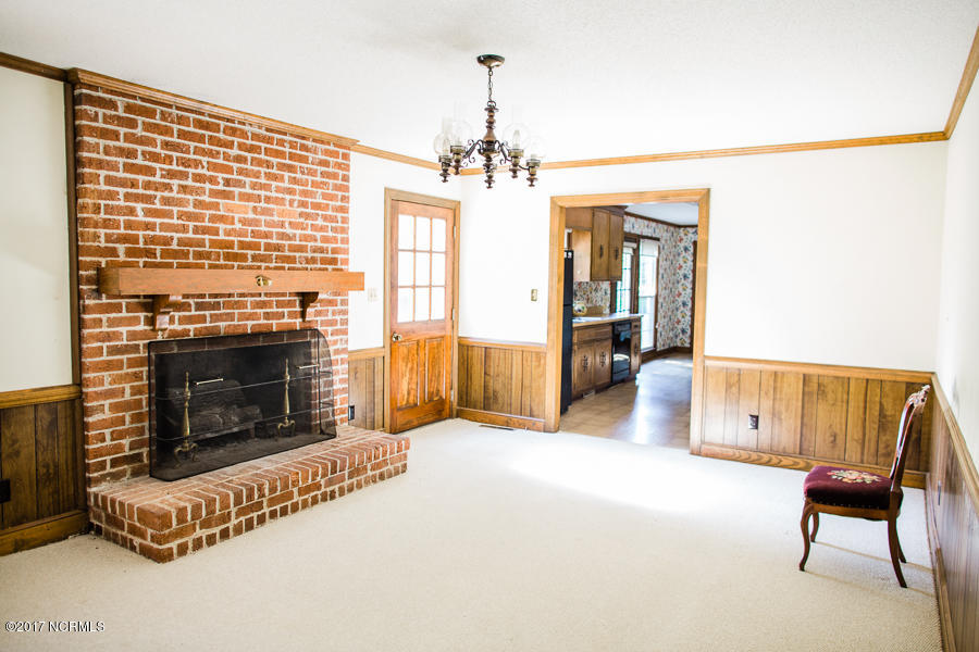 1903 Stanton Road Kinston, NC 28504 - Photo 8 of 23 Family Room