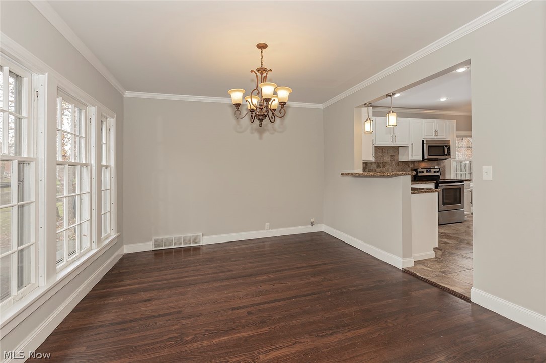 3300 Stockholm Road Cleveland, OH 44120 - Photo 13 of 35