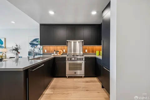 $995,000 | 3620 Cesar Chavez, Unit 404, San Francisco, CA 94110