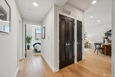 $995,000 | 3620 Cesar Chavez, Unit 404, San Francisco, CA 94110