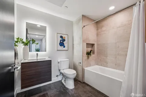 $995,000 | 3620 Cesar Chavez, Unit 404, San Francisco, CA 94110