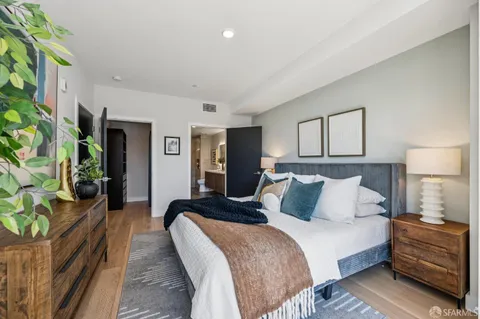 $995,000 | 3620 Cesar Chavez, Unit 404, San Francisco, CA 94110