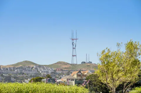 $995,000 | 3620 Cesar Chavez, Unit 404, San Francisco, CA 94110