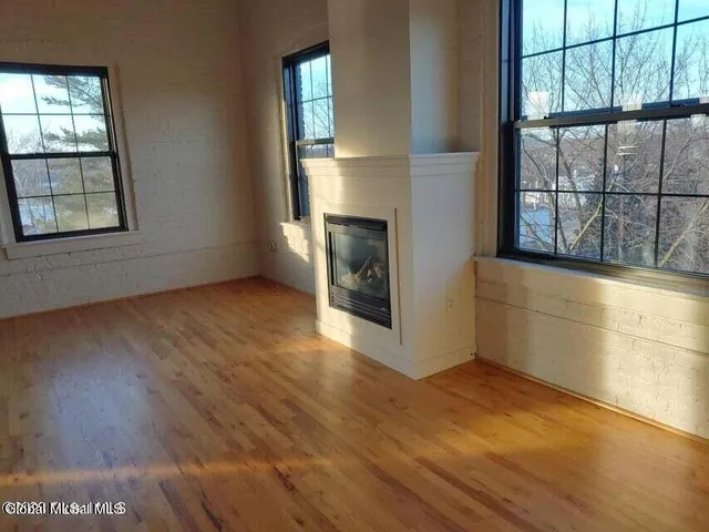 $1,900 | 387 3rd Avenue, Unit 401, Troy, NY 12182