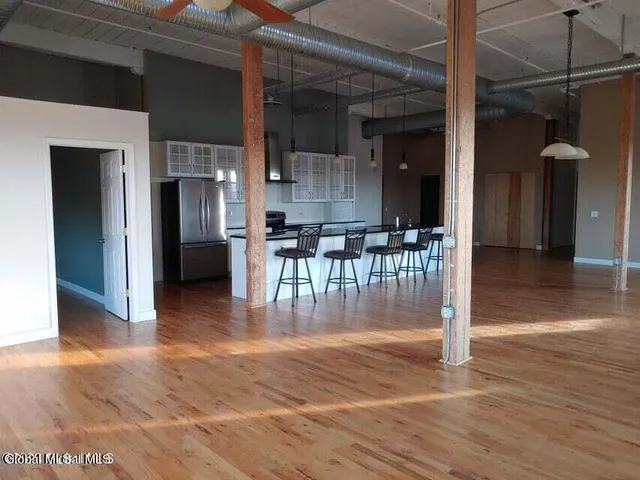 $1,900 | 387 3rd Avenue, Unit 401, Troy, NY 12182