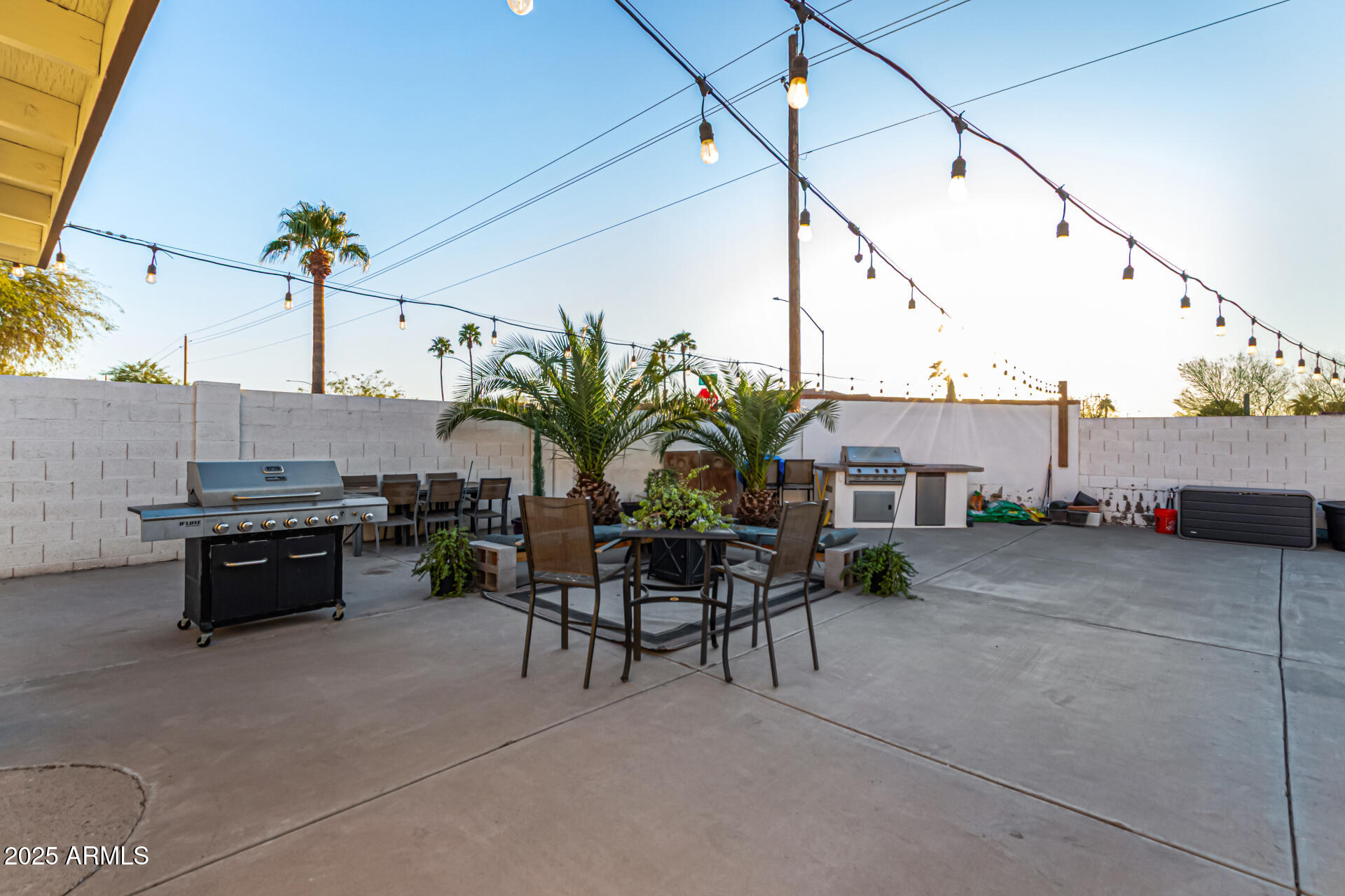 2646 North Robin Lane Mesa, AZ 85213 - Photo 42 of 45 a view of a terrace with sitting area