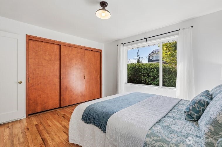 4836 51st Avenue Southwest Seattle, WA 98116 - Photo 11 of 26