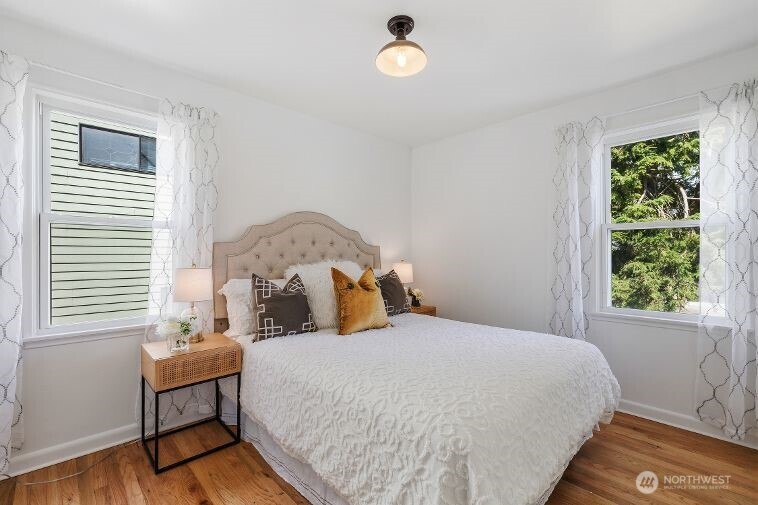 4836 51st Avenue Southwest Seattle, WA 98116 - Photo 12 of 26