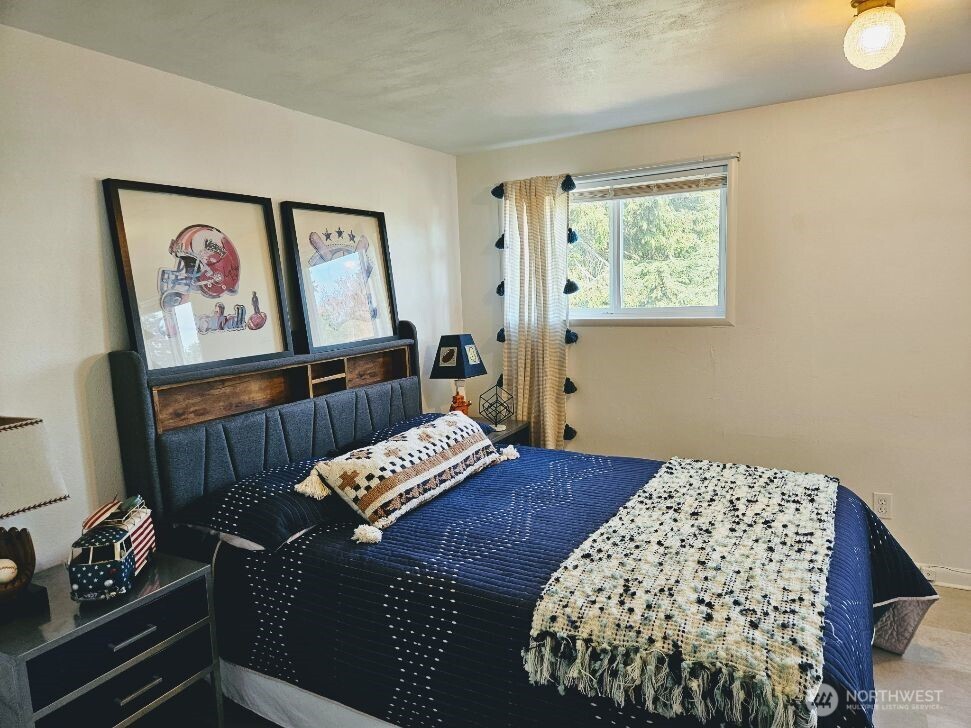 4836 51st Avenue Southwest Seattle, WA 98116 - Photo 15 of 26