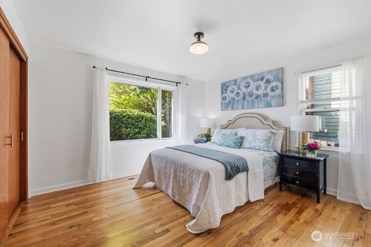 4836 51st Avenue Southwest Seattle, WA 98116 - Photo 10 of 26