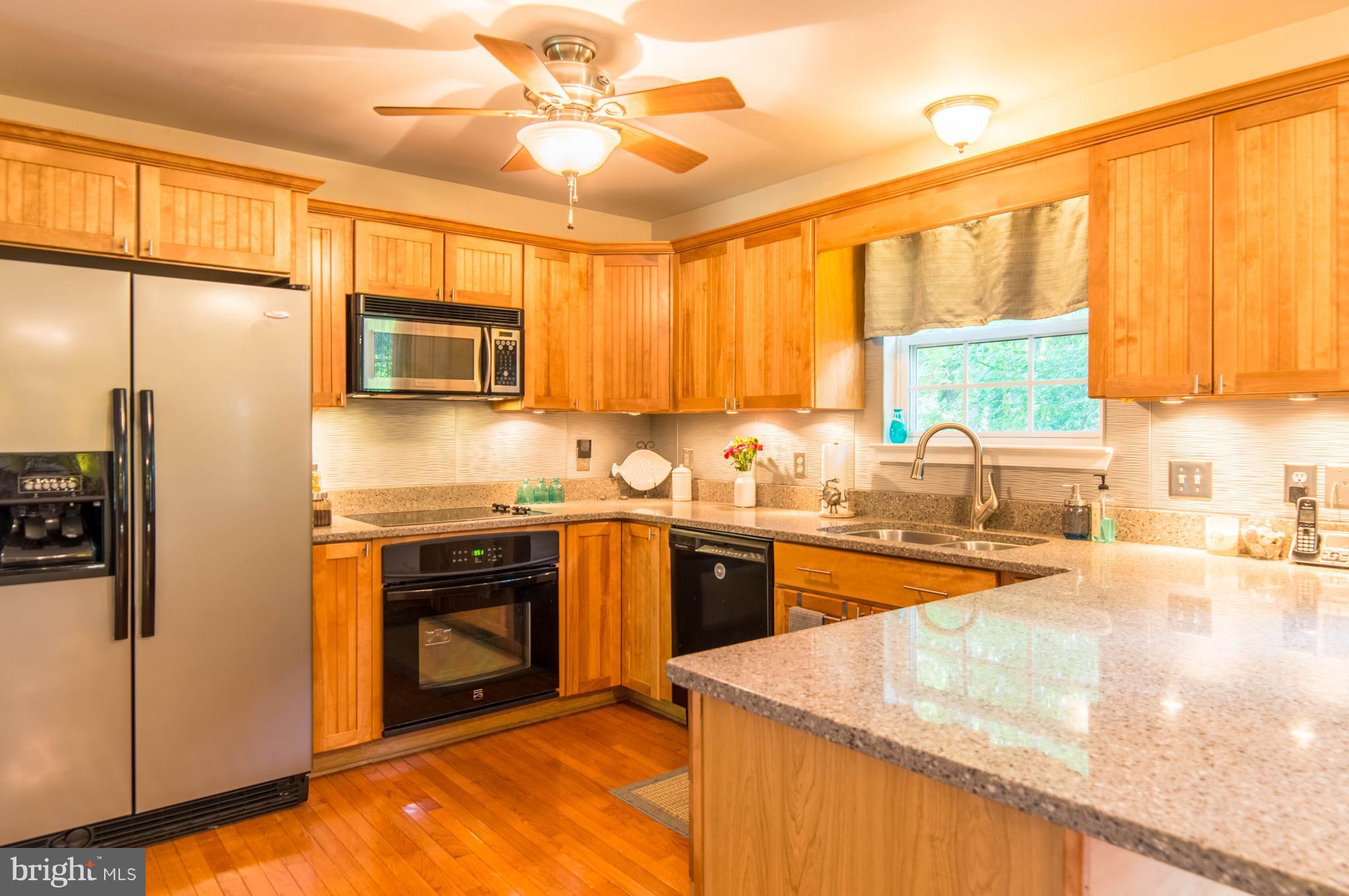 23460 Myrtle Point Road California, MD 20619 - Photo 16 of 27 Kitchen is so well laid out