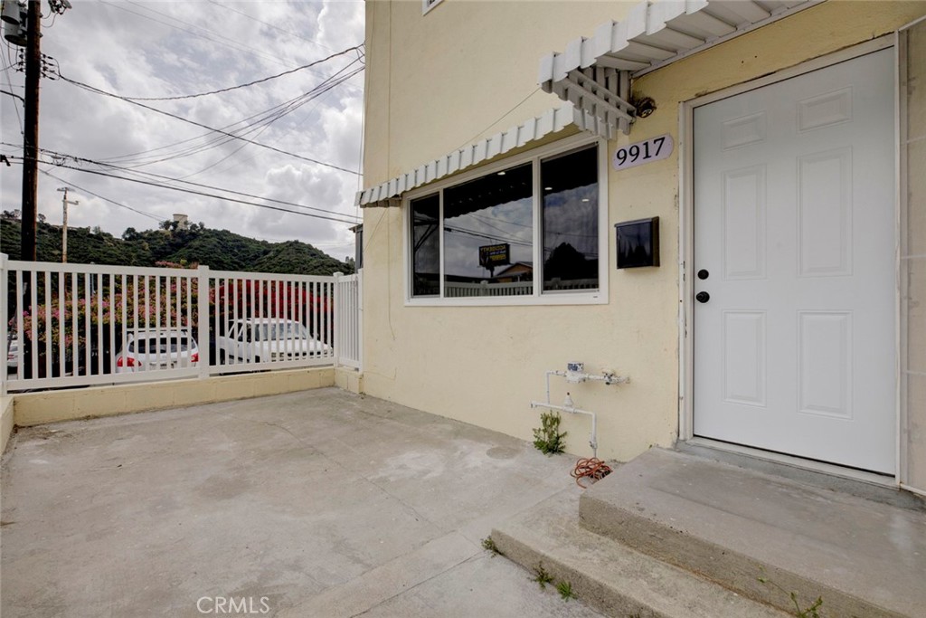 9917 Marcus Avenue, Unit 9917 Tujunga, CA 91042 - Photo 31 of 32 a view of a porch