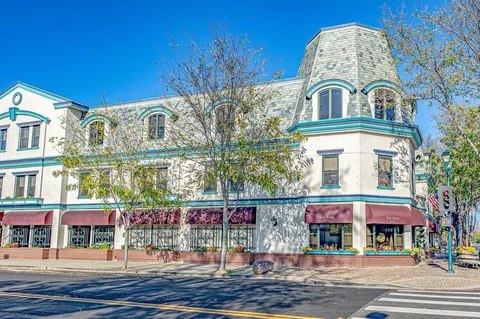 $1,349,000 | 297-297 Del Valle Court, Pleasanton, CA 94566