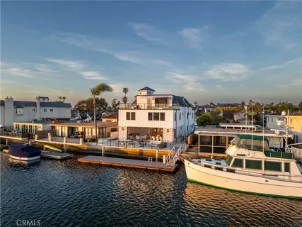 $6,490,000 | 17007 Edgewater Lane, Huntington Beach, CA 92649