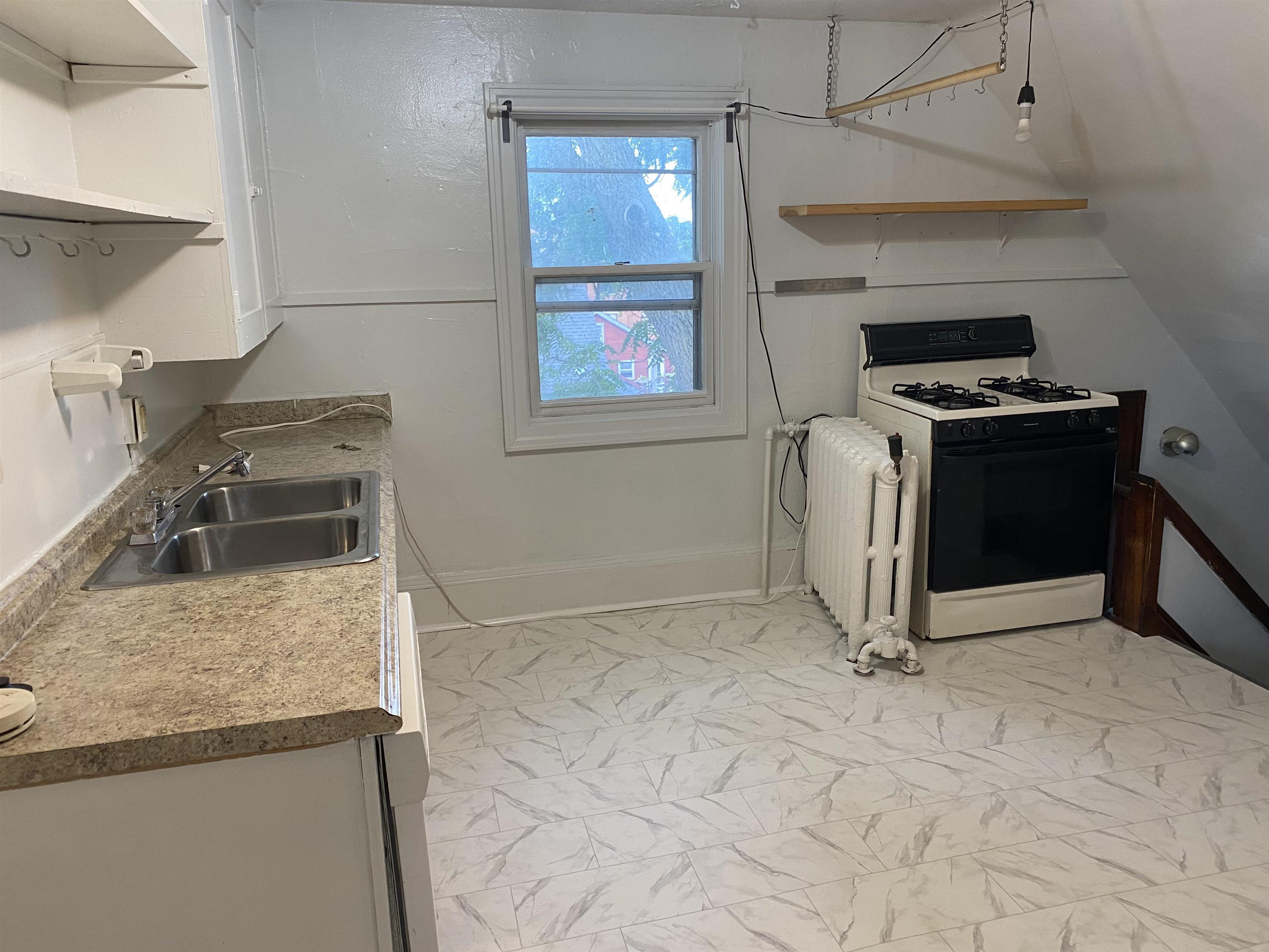 804 Jenifer Street Madison, WI 53703 - Photo 12 of 16