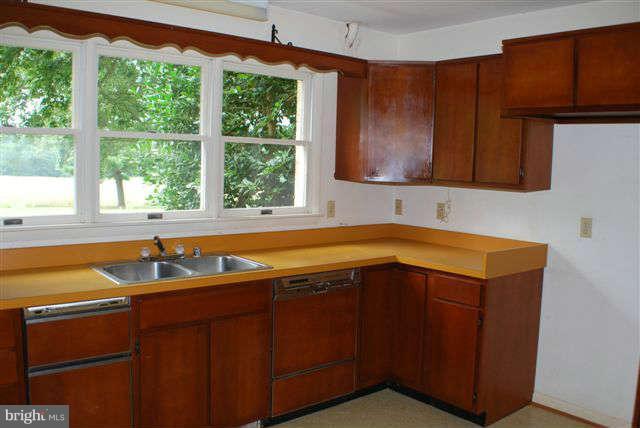 1908 Pleasant View Road Adamstown, MD 21710 - Photo 12 of 29 Kitchen