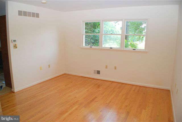 1908 Pleasant View Road Adamstown, MD 21710 - Photo 10 of 29 Dining Room