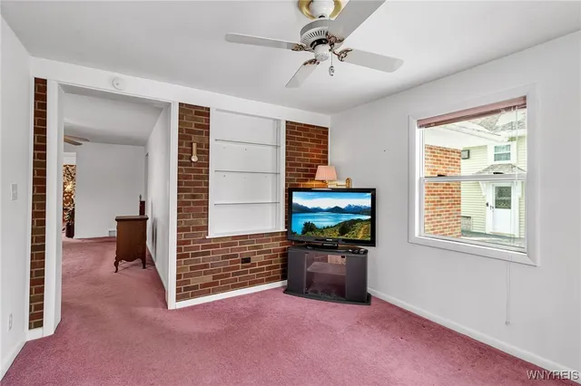 $269,900 | 82 Zimmerman Boulevard, Tonawanda, NY 14223