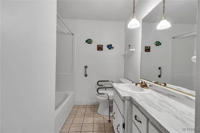 $269,900 | 82 Zimmerman Boulevard, Tonawanda, NY 14223