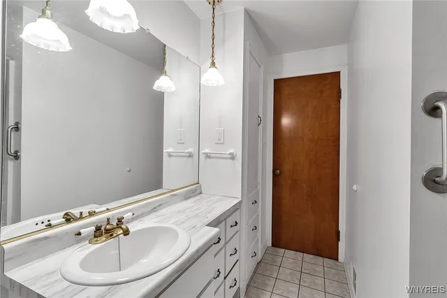 $269,900 | 82 Zimmerman Boulevard, Tonawanda, NY 14223