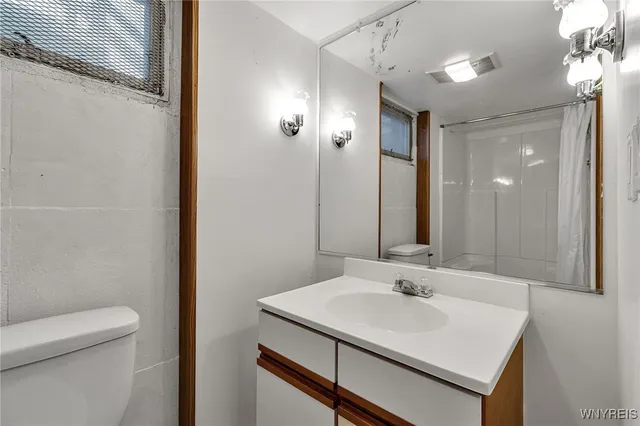 $269,900 | 82 Zimmerman Boulevard, Tonawanda, NY 14223