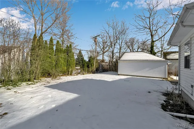 $269,900 | 82 Zimmerman Boulevard, Tonawanda, NY 14223