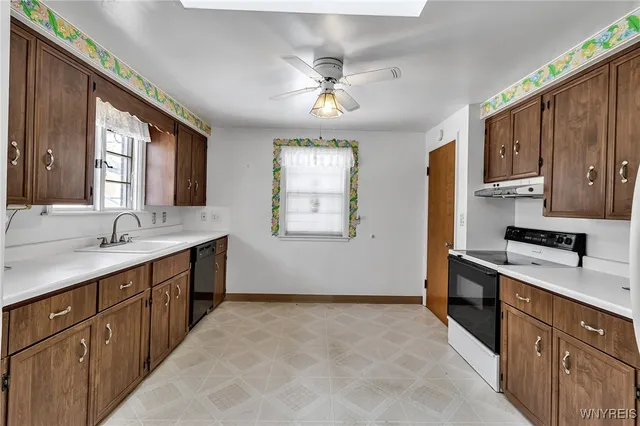 $269,900 | 82 Zimmerman Boulevard, Tonawanda, NY 14223