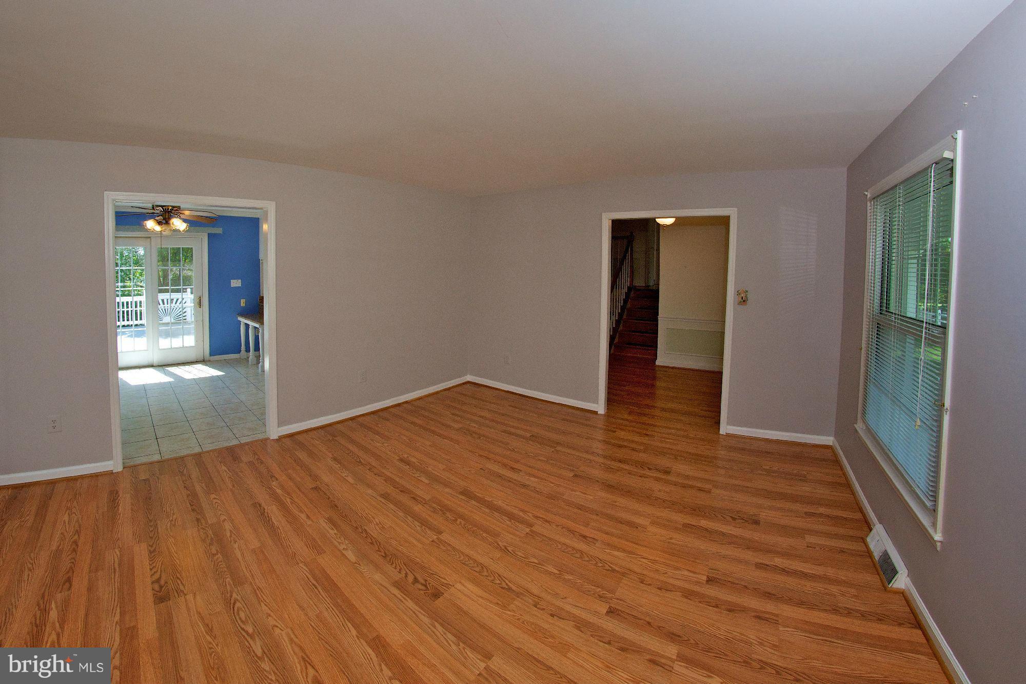 1540 Stuart Road Herndon, VA 20170 - Photo 3 of 30 Living Room