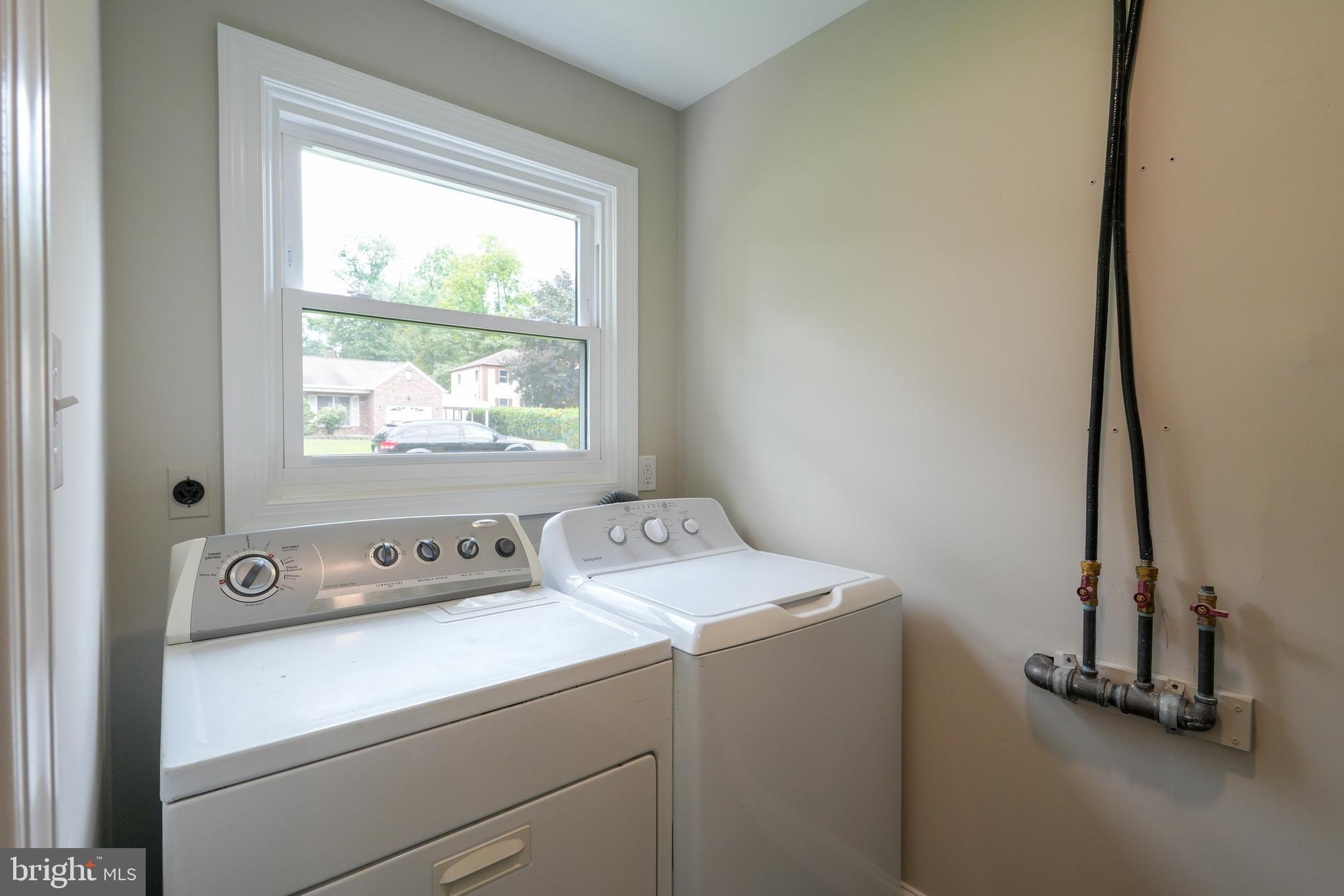501 Flora Circle Springfield, PA 19064 - Photo 20 of 42 Laundry Room