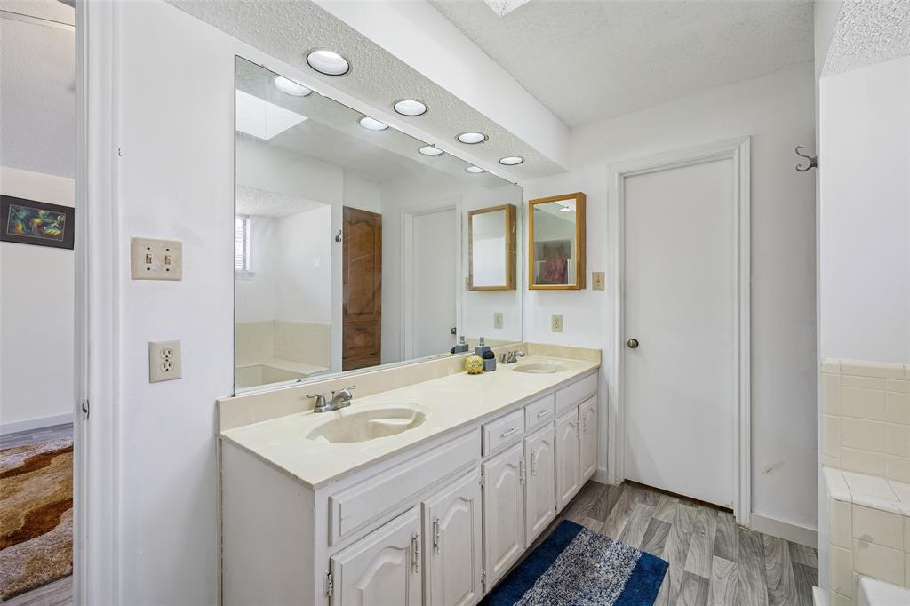 3031 Rambling Drive Dallas, TX 75228 - Photo 16 of 25