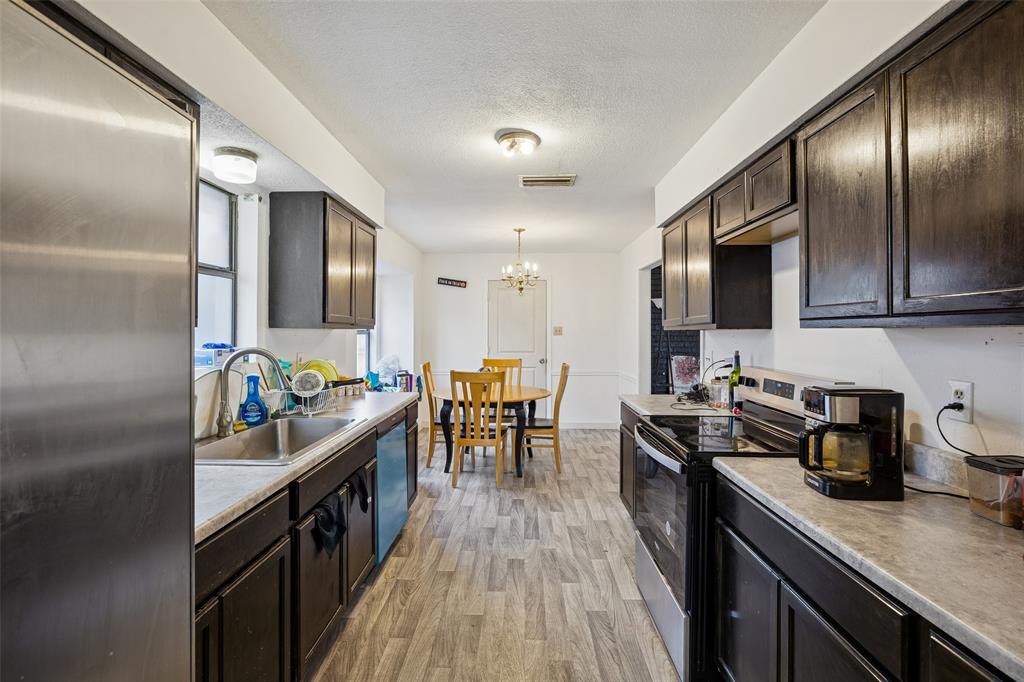 3031 Rambling Drive Dallas, TX 75228 - Photo 10 of 25