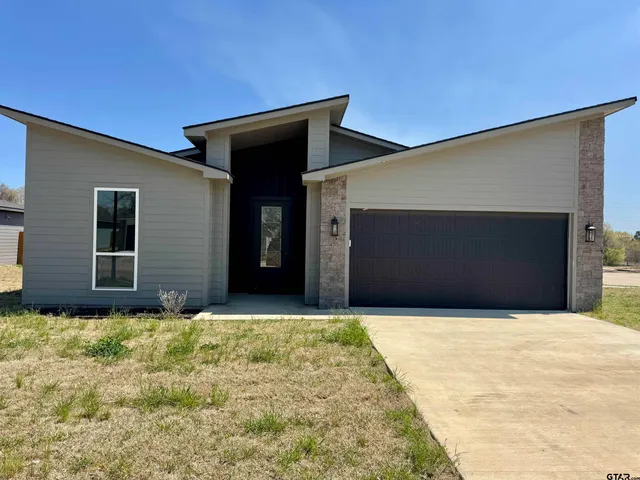 $2,250 | 15521 Greenhouse Way, Lindale, TX 75771