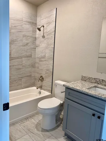 $2,250 | 15521 Greenhouse Way, Lindale, TX 75771