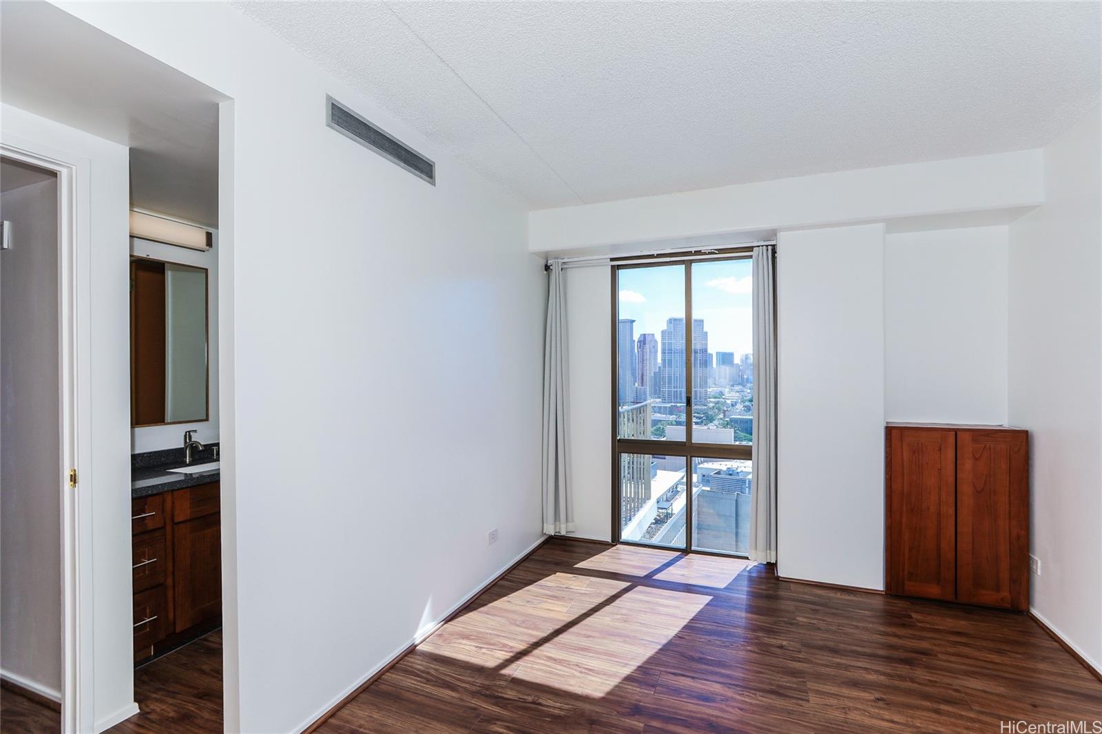 225 Queen Street, Unit 20D Honolulu, HI 96813 - Photo 12 of 25 views of the pool & barbeque.