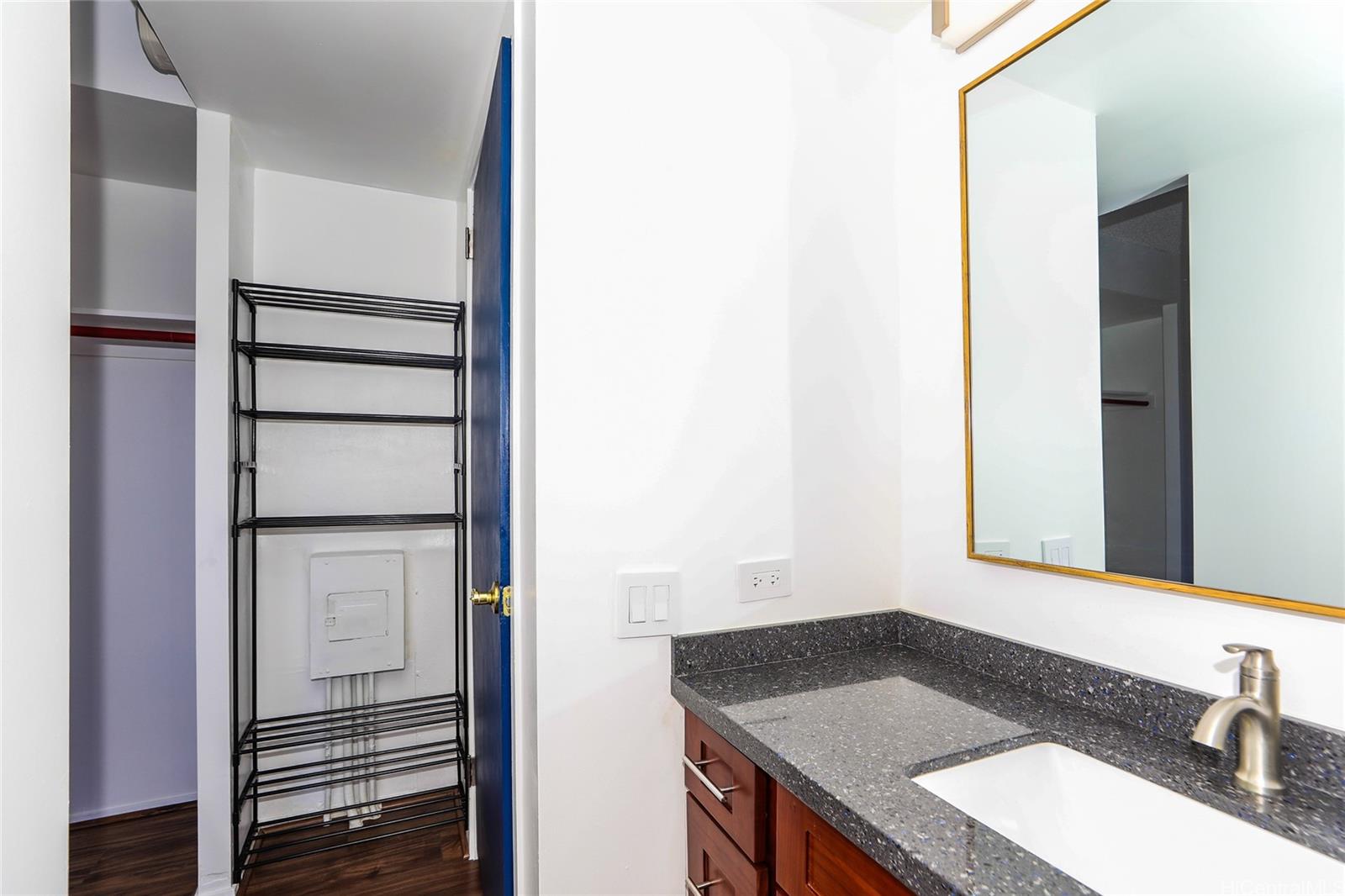 225 Queen Street, Unit 20D Honolulu, HI 96813 - Photo 17 of 25