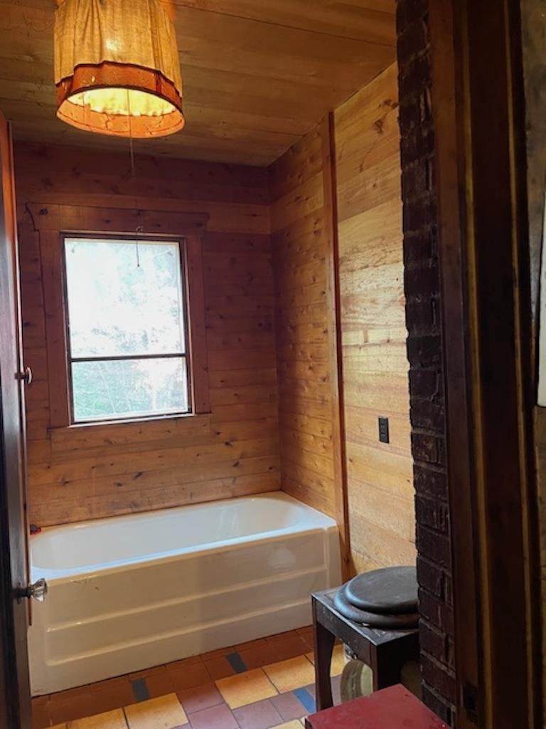88 Coles Road Charleston, VT 05846 - Photo 9 of 38 Gallery Image 9