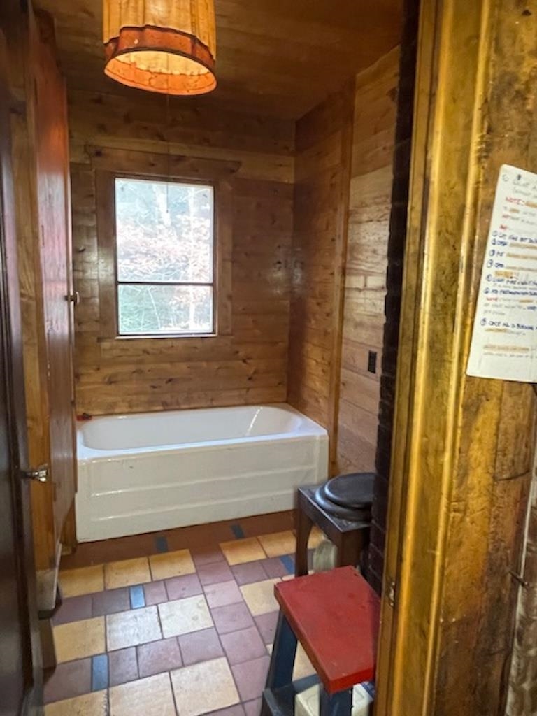 88 Coles Road Charleston, VT 05846 - Photo 10 of 38 Gallery Image 10