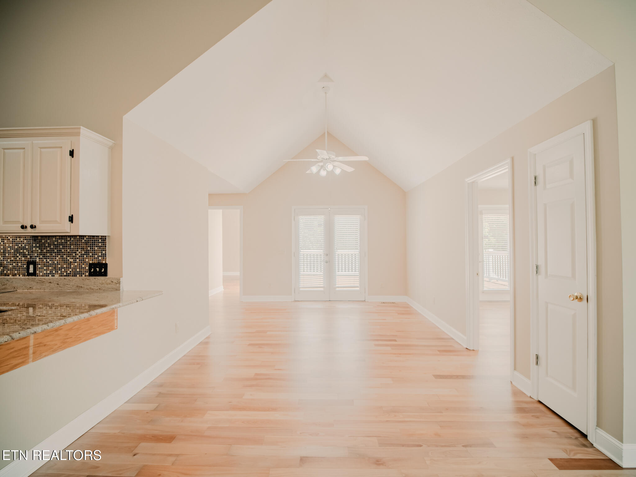 116 Deer Path Trail Vonore, TN 37885 - Photo 15 of 60 Dining Area