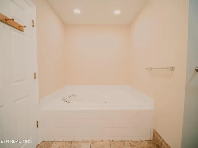 $499,000 | 116 Deer Path Trail, Vonore, TN 37885