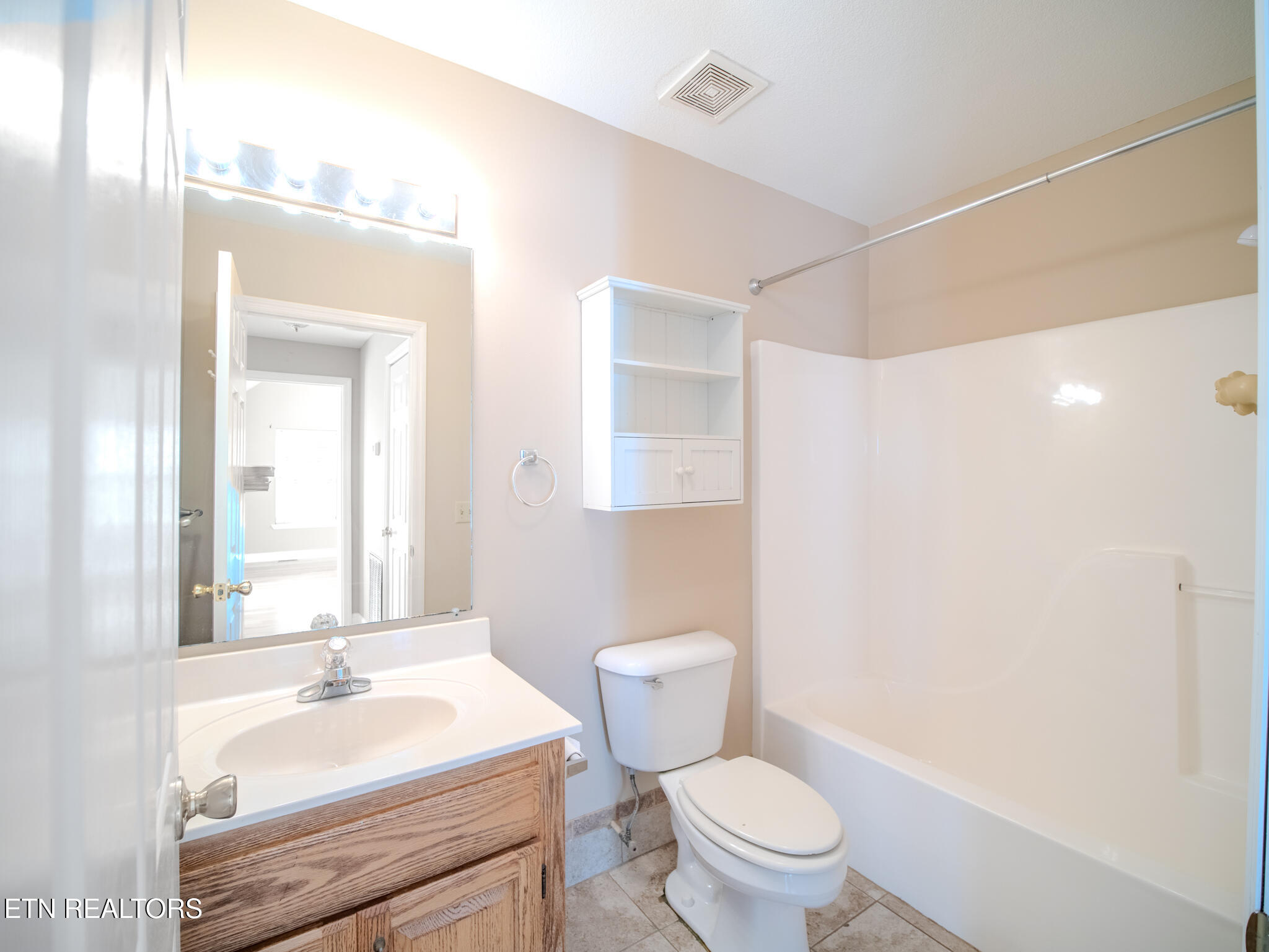 116 Deer Path Trail Vonore, TN 37885 - Photo 30 of 60 Hall Bath