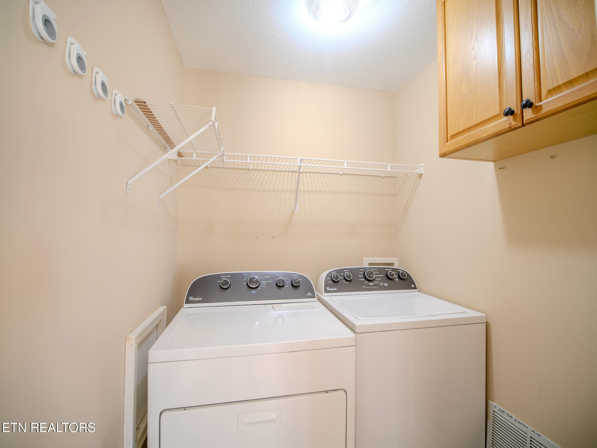 116 Deer Path Trail Vonore, TN 37885 - Photo 31 of 60 Laundry Room