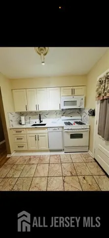 $3,100 | 154 East 12th Street, Linden, NJ 07036