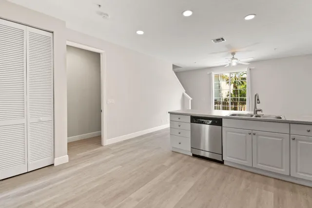 $3,500 | 109 Osceola Lane, Jupiter, FL 33458