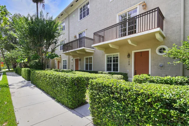 $3,500 | 109 Osceola Lane, Jupiter, FL 33458